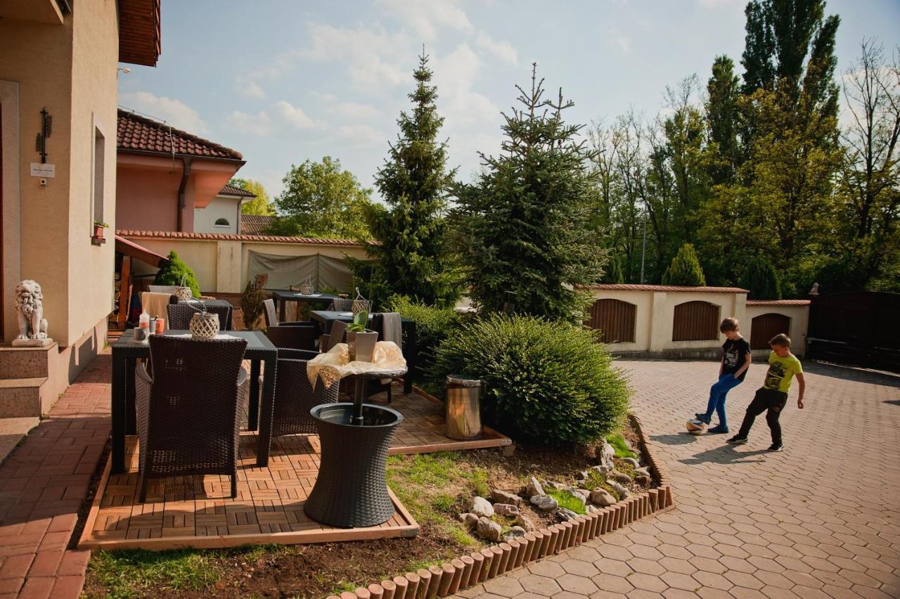 Villa Psenek Banka Exterior foto